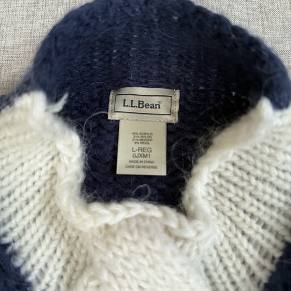 L.L. Bean Oversized Chunky Cable Knit Sweater mohair‎ wool blend Women's Large - Picture 3 of 9